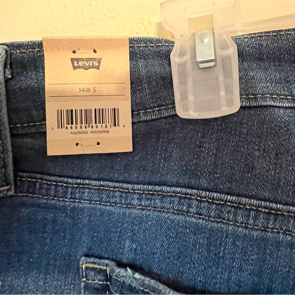 Levi Womens Flare Jeans - Picture 12 of 13